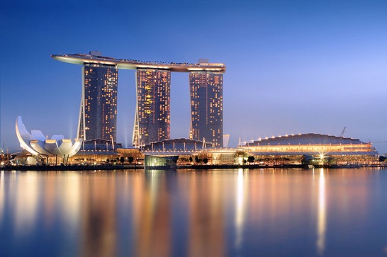 Marina Bay Sands in the evening 20101120