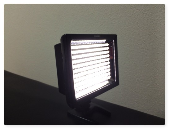 静物撮影の光量不足はビデオカメラ用LEDライト YN160S で解消！